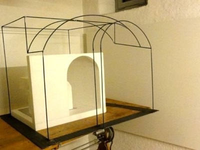 DER RAUM AN SICH IST SPRACHLOS